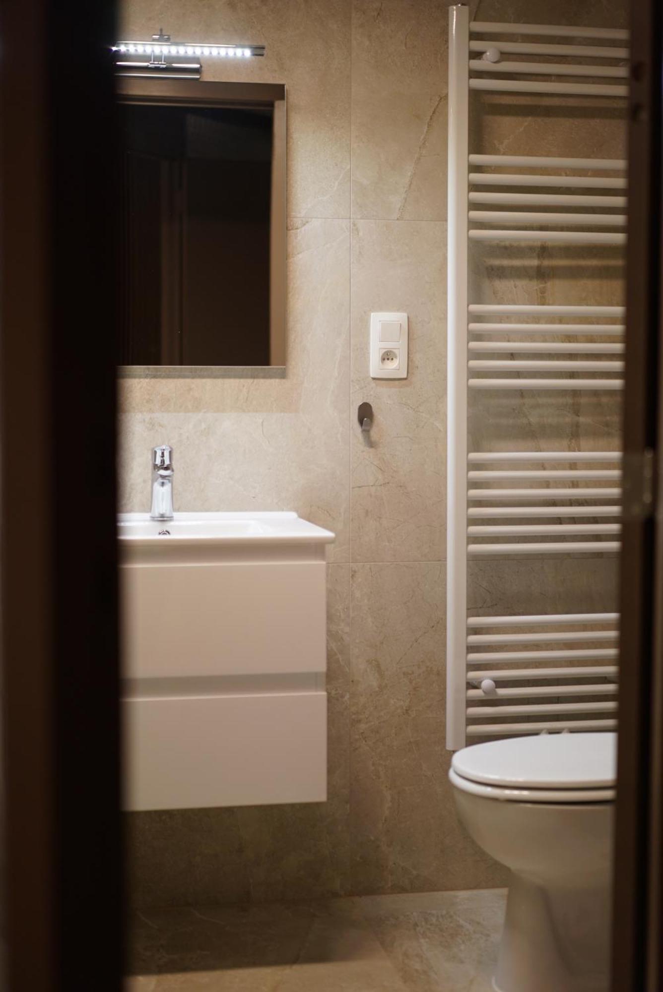 Skyway Airport Apartments Завентем Екстериор снимка