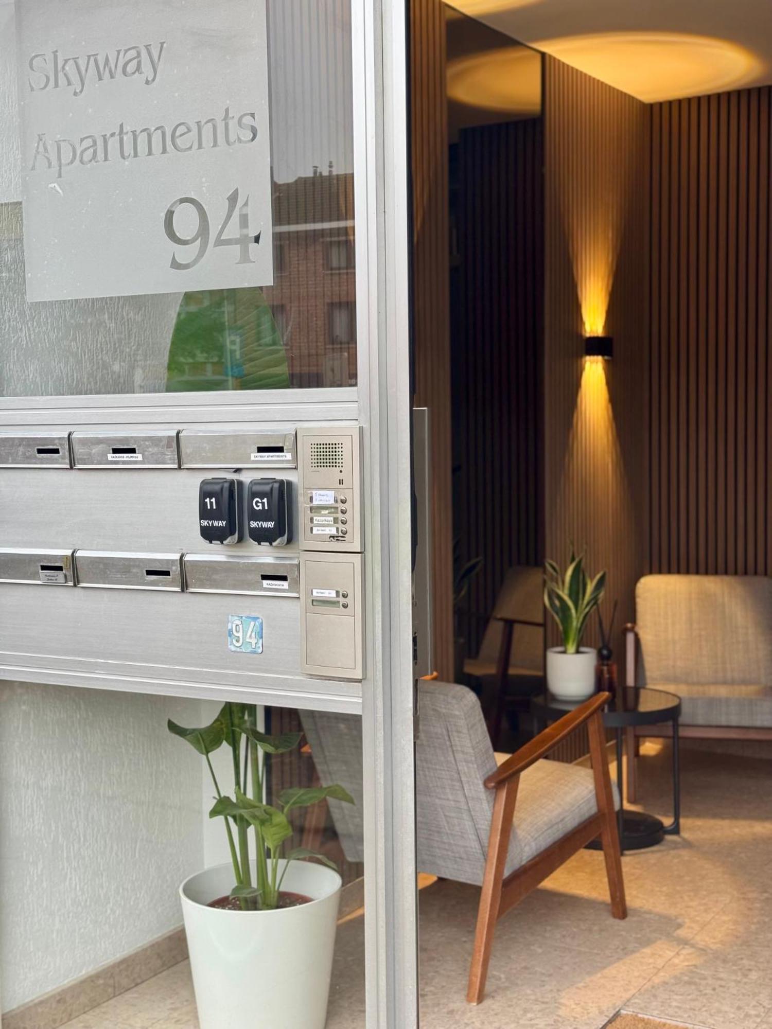 Skyway Airport Apartments Завентем Екстериор снимка