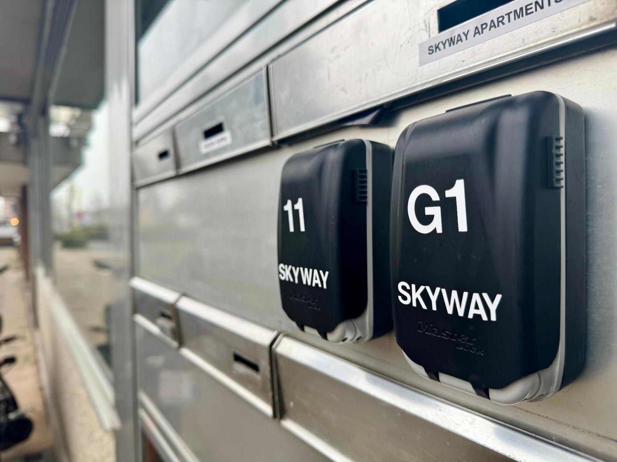 Skyway Airport Apartments Завентем Екстериор снимка